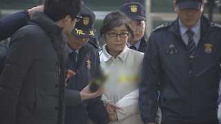 최순실 두번째 체포영장…'묵비권' 속 인사농단 수사