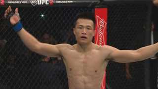 좀비가 돌아왔다…정찬성 UFC 복귀전에서 KO승
