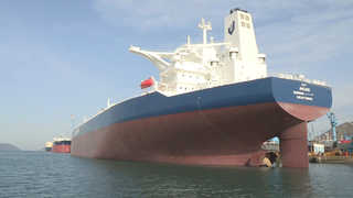 '불황속 반가운 뱃고동' 1조원대 선박 수출 첫 결실