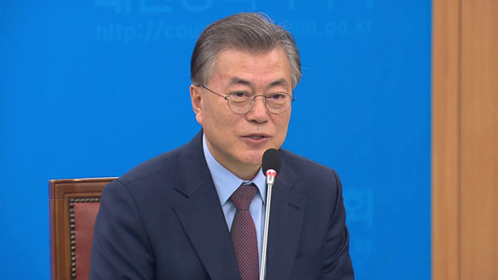 문재인, 중원 민심 공략…"촛불 더 높게 들어야"