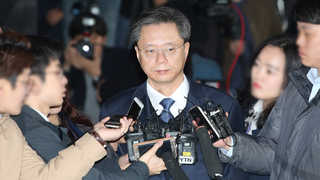 우병우 또 검찰 출석 "대통령님 가슴 아프고 참담"