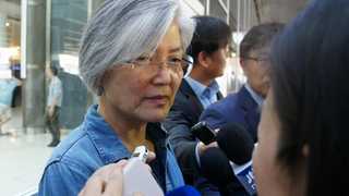 '첫 여성' 외교수장 후보 강경화 "어깨 굉장히 무겁다"