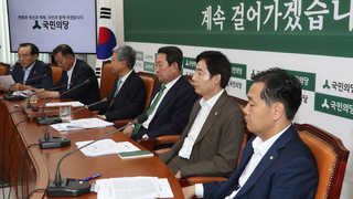 의혹조작ㆍ지지율 꼴찌…'시계제로' 국민의당