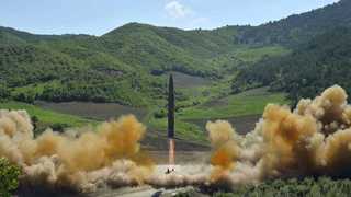 "북한, 이르면 내년 핵탑재 ICBM 美본토 타격 가능"