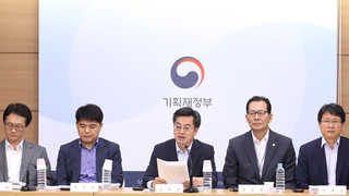 최고세율 소득세 42%ㆍ법인세 25%로…부자증세 시동