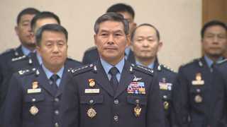 문재인 정부 첫 軍 인사 파격…합참의장에 정경두 공군참모총장