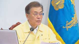 문 대통령 "계란 파동 송구…국가관리시스템 마련"