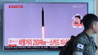 미국, 북한 발사체 분석 수정…"3발중 2발 비행 성공"