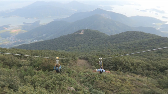 하동에 아시아 최장 3.16㎞ 짚와이어 개통…5분간 짜릿