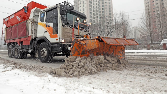 서울 주요온라인카지노 합법 유니88벳 낮부터 눈 녹아…오전엔 교통사고 속출