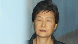 박근혜 징역 30년…"당연한 구형" vs "사형보다 잔인"