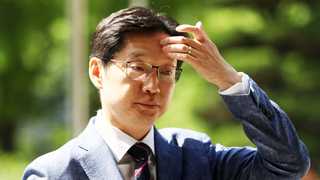 경찰, 김경수 소환조사…'드루킹 돈거래' 보좌관 재소환
