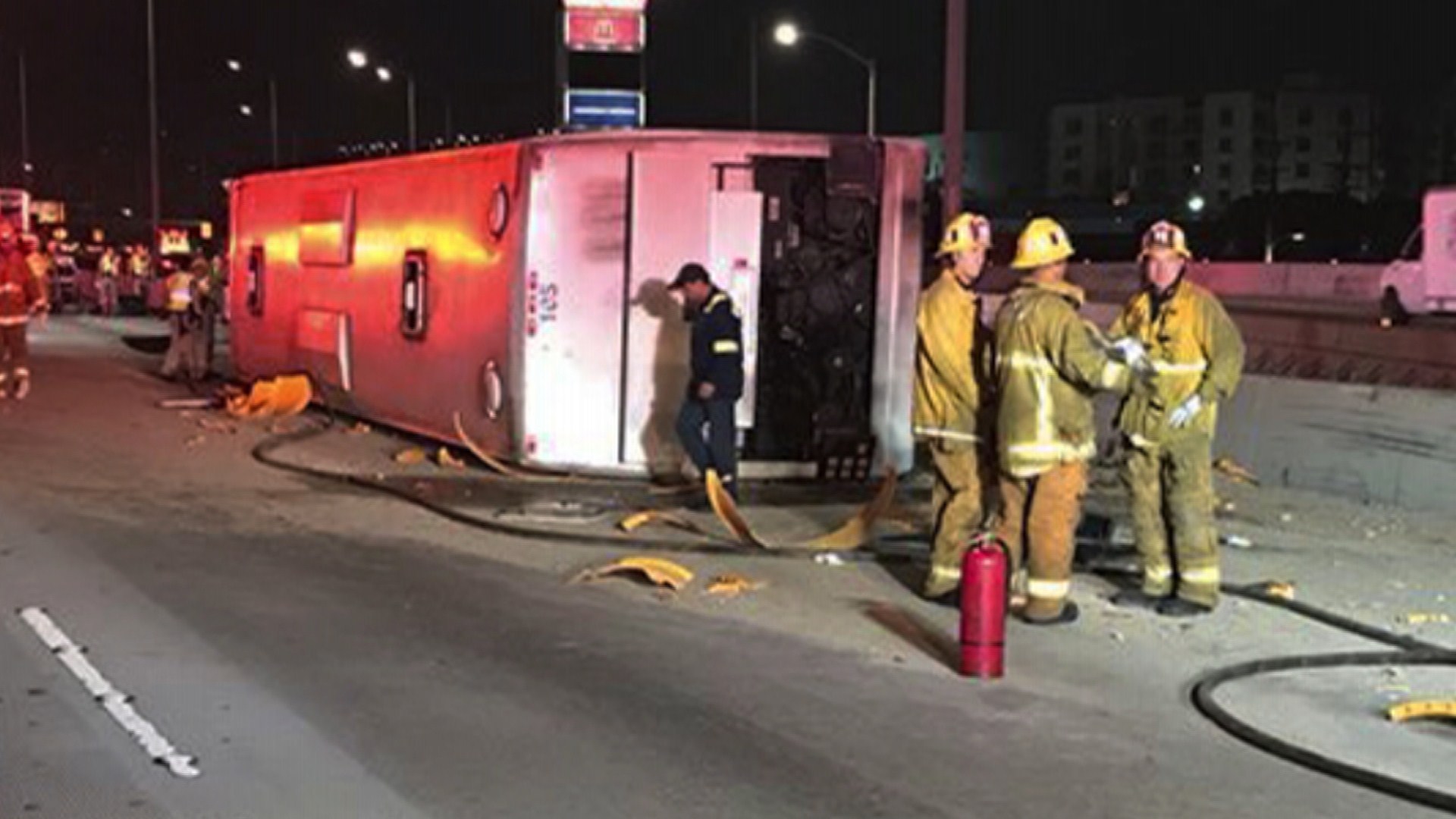 美 온라인카지노 후기 유니벳서 한인타운 향하던 버스 뒤집혀 25명 부상