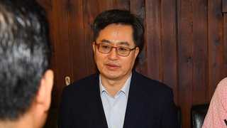 부총리 본 사장님 "최저임금, 힘든데 빰 때린 격"