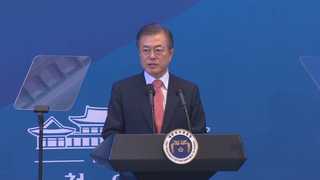 군 기강 다잡은 문 대통령 "계엄 문건, 있을 수 없는 일탈"