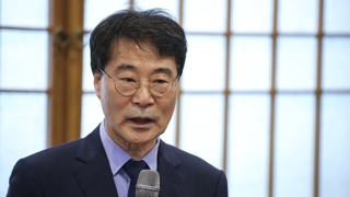 장하성 "소득주도성장, 더 과감히 추진" 정면돌파