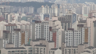 "집값 반드시 잡을 것" vs "중산층 세금폭탄"