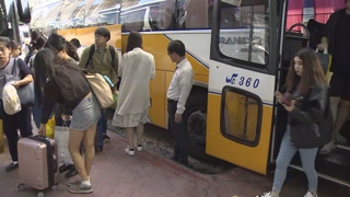 "고향에서 정 듬뿍 안고"…서울역ㆍ터미널 온종일 북적