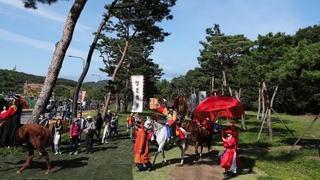 정조대왕 능행차…태풍 쿵레이 여파로 '반쪽 행사'