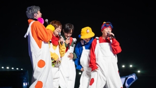 H.O.T 17년 만의 콘서트 "영원히 함께"