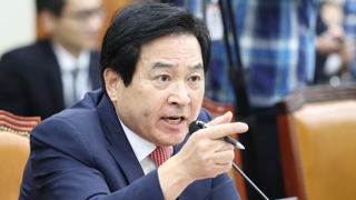 고성 오간 기재위 "심재철 사퇴" vs "야당 탄압"