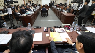법원 국감, 강정마을 공방에 파행…여당 '퇴장'