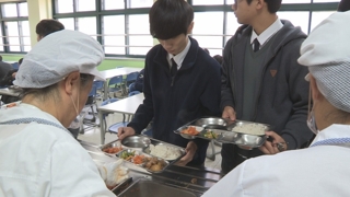 내년부터 서울 모든 고등학교 3학년 '무상급식'