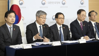 최저임금 속도조절ㆍ車 개소세 인하 연장…부양 총력전