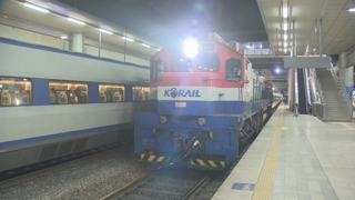 남북 철도 착공식…서울↔판문 특별열차 무사 귀환