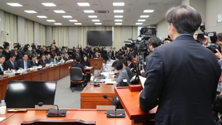 의혹해소도 '한방'도 없었다…고성ㆍ비방 난타전