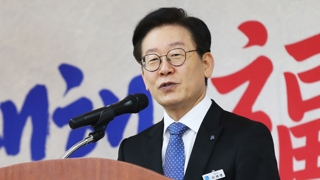 기로에 선 이재명…악재 속 의회와 협치 나서