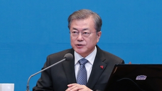 문 대통령, 비서실장에 광폭행보 주문…"경제계 만나라"