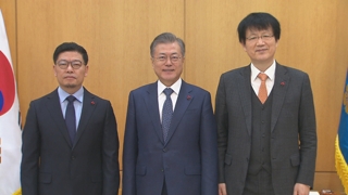 문 대통령 "실패 교훈 삼아야"…경제활력 강조