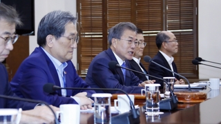 문 대통령 "북미, 대화궤도 이탈 안돼…남북협력사업 준비"