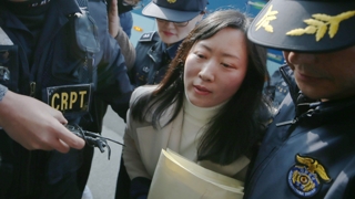 "꼭 이기겠다" 친부살해 혐의 김신혜 재심 개시