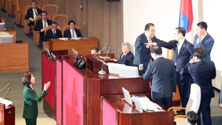 나경원 발언 후폭풍…민주ㆍ한국, 윤리위 제소 난타전