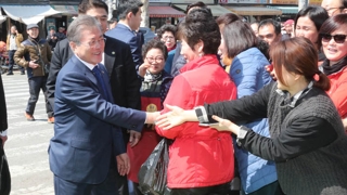 문 대통령 지역 경제투어…"대구의 꿈 적극 지원"