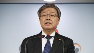 내년도 최저임금 심의 요청했지만…시작부터 험로