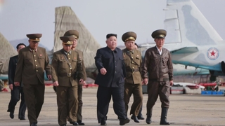 김정은 신형 전술유도무기 시험 지도…대미 메시지 주목