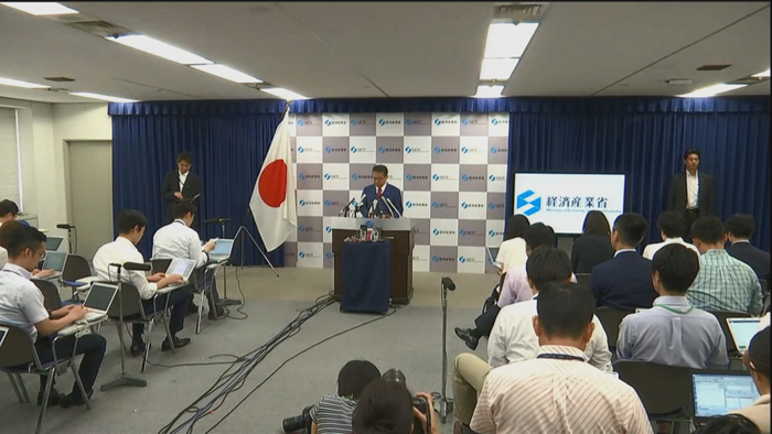 외신 '日 韓백색국가 제외' 신속보도…"첨단산업 공급망에 영향"