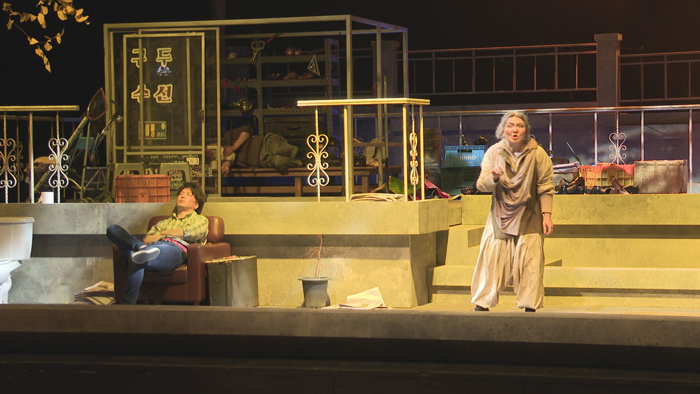 오페라판 기생충 '텃밭킬러'…시조 뮤지컬 '외쳐 조선'