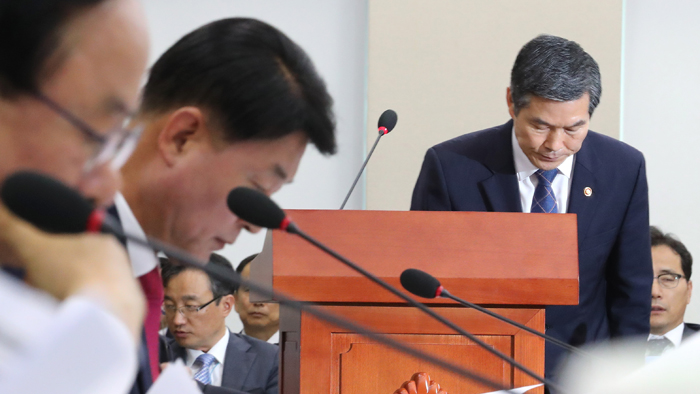 정경두, 北목선 경계실패 인정…"깊은 책임 통감"