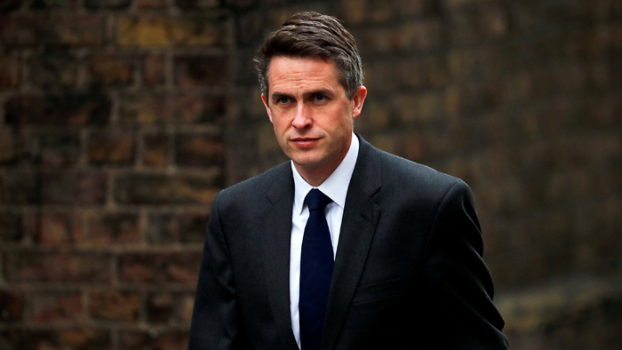 영국, '핵심부품 화웨이 배제 결정' 유출 국방<em class='find'>장관</em> 해임