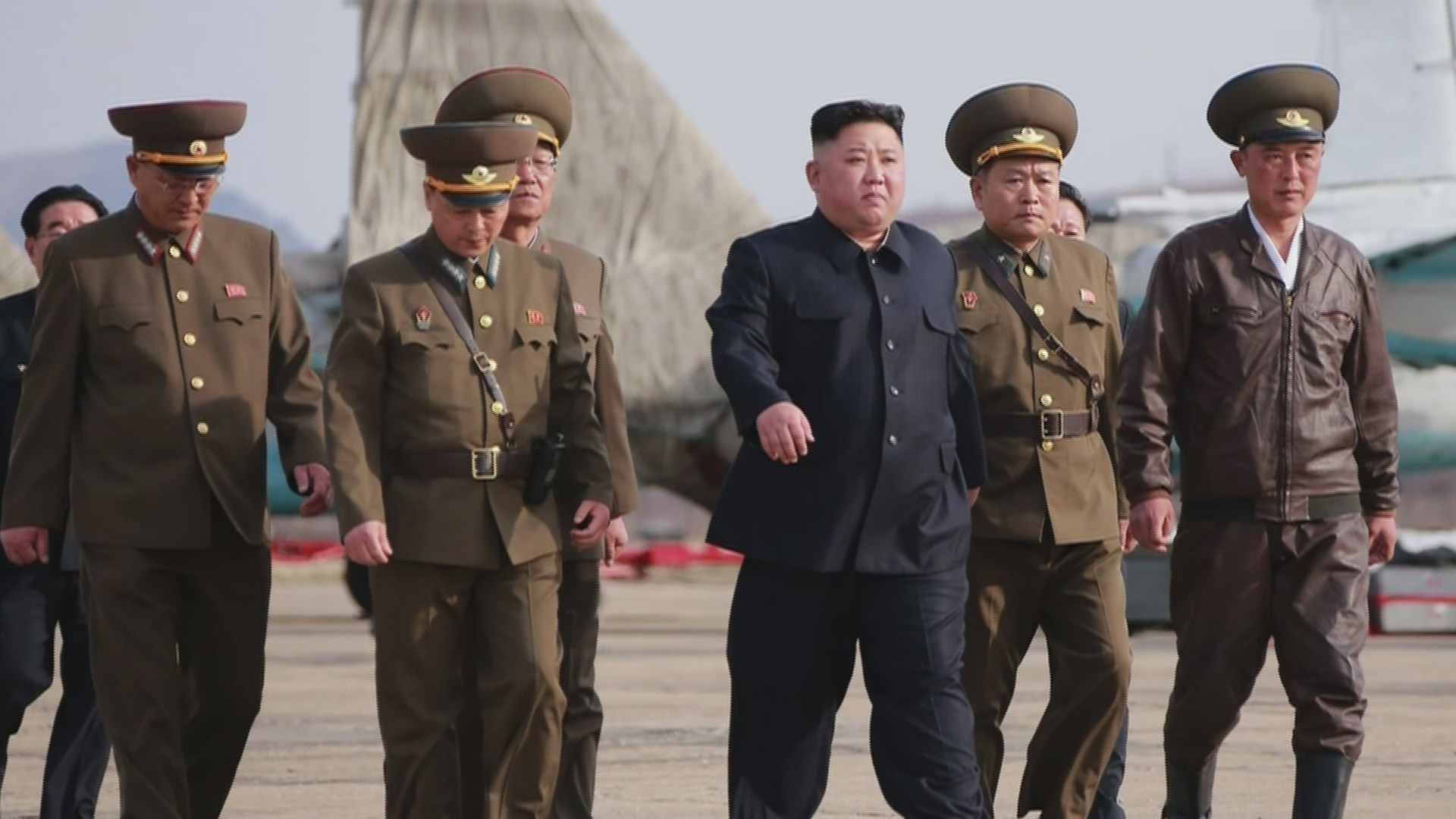 北, 하노이 회담 결렬 두 달 만에 무력시위