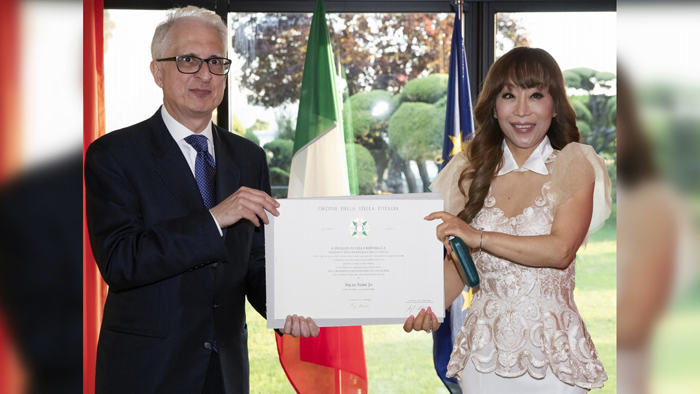 소프라노 조수미, 이탈리아 해외 온라인카지노 벳위즈ㆍ훈장 받아