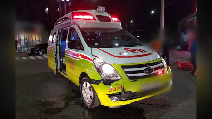 '음주 <em class='find'>전</em>과' 40대 만취ㆍ무면허로 구급차 '쾅'