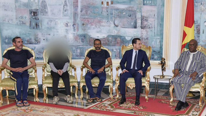 철수권고 지역도 방문…인질 책임론 비등