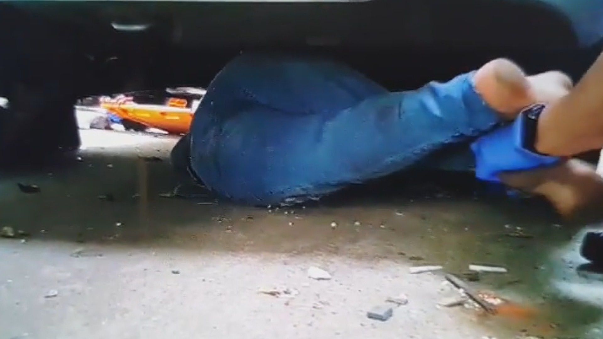 음주 교통사고 후 도주하다 <em class='find'>차량</em> 밑으로 은신