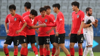 '황의조 멀티골' 벤투호, 조지아와 무승부…카지노배팅법  데뷔