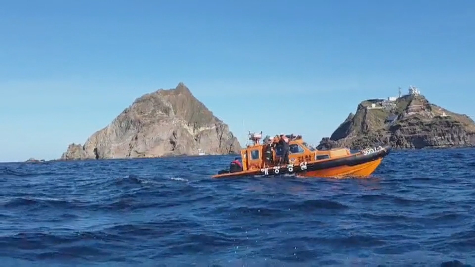 독도 헬기 추락 4번째 시신 수습…박단비 대원 추정